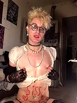 Snapshot of Sissy_Cindy_Whore chatting on November 2, 12:24 am Sissy Cindy Whore online show from November 2, 12:24 am