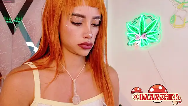 ScarlettRusso1 online show from April 15, 7:58 pm