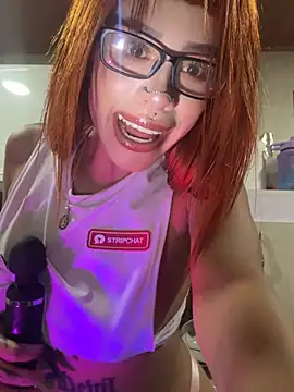 Snapshot of ScarlettRusso1 chatting on May 3, 11:11 pm ScarlettRusso1 online show from May 3, 11:11 pm