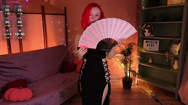NaomiYoru online show from June 2, 8:44 pm