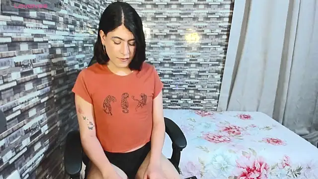 Snapshot of xxxEmmaxx chatting on May 4, 4:19 am xxxEmmaxx online show from May 4, 4:19 am