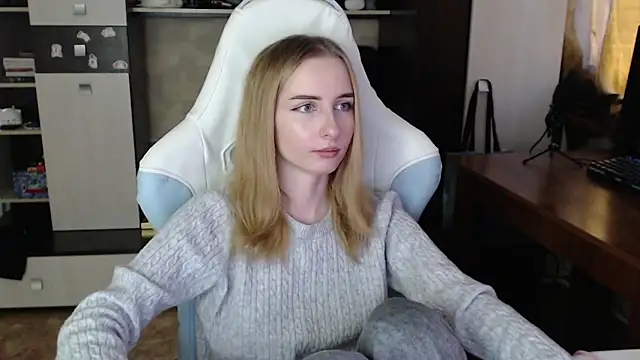 Cutti Crystal online show from October 11, 8:46 am