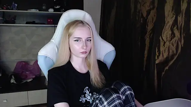 Cutti Crystal online show from March 20, 8:14 pm