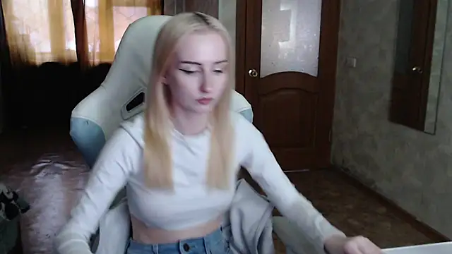 Cutti Crystal online show from April 21, 11:51 pm