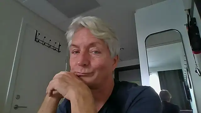 Snapshot of Swegay12-Exhi chatting on October 5, 1:09 pm Swegay12-Exhi online show from October 5, 1:09 pm