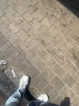 Snapshot of kamo012000 chatting on September 23, 10:29 am kamo012000 online show from September 23, 10:29 am