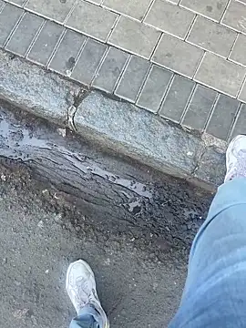 Snapshot of kamo012000 chatting on October 10, 7:51 am kamo012000 online show from October 10, 7:51 am