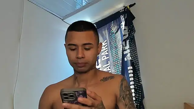  Logan Colton  online show from February 11, 4:56 pm