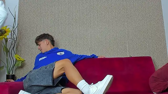 willy sexxx18 online show from February 19, 7:32 pm