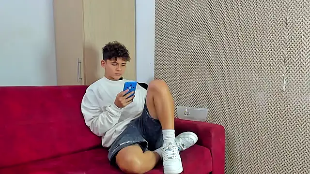 willy sexxx18 online show from March 24, 7:30 pm