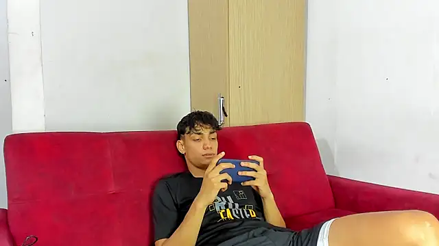 Snapshot of willy_sexxx18 chatting on June 8, 7:36 pm willy sexxx18 online show from June 8, 7:36 pm