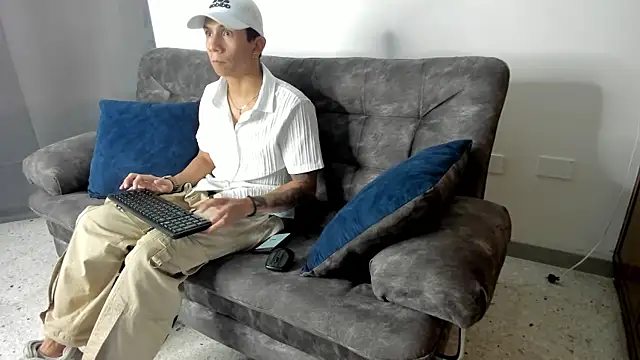 j deex online show from December 1, 5:29 pm