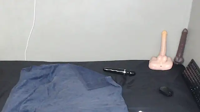 TrishahXo online show from March 10, 4:06 am