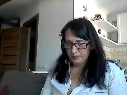 Elena48324 online show from March 14, 10:21 am