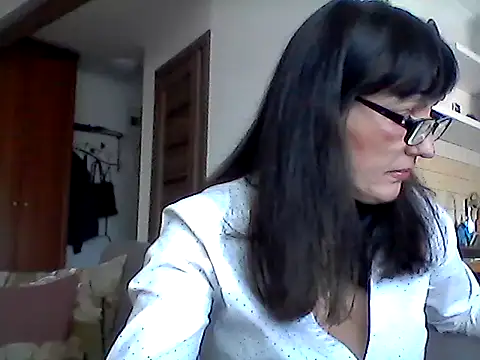 Snapshot of Elena48324 chatting on April 23, 10:47 am Elena48324 online show from April 23, 10:47 am