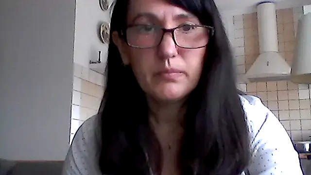 Snapshot of Elena48324 chatting on April 26, 12:03 pm Elena48324 online show from April 26, 12:03 pm