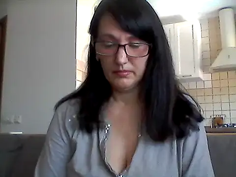 Snapshot of Elena48324 chatting on May 2, 10:31 am Elena48324 online show from May 2, 10:31 am