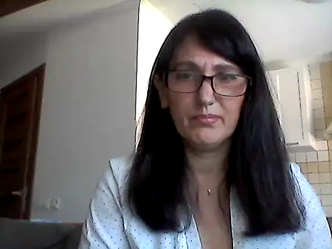 Snapshot of Elena48324 chatting on May 5, 10:01 am Elena48324 online show from May 5, 10:01 am