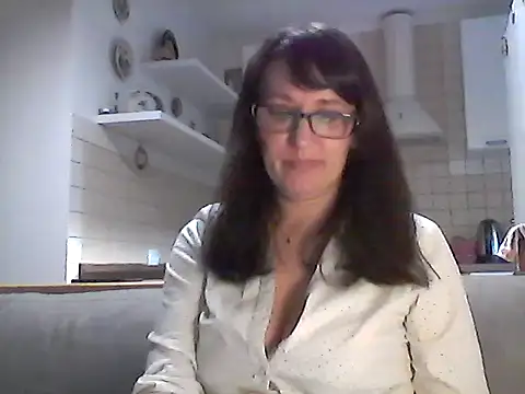 Snapshot of Elena48324 chatting on May 21, 5:42 pm Elena48324 online show from May 21, 5:42 pm