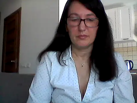 Snapshot of Elena48324 chatting on May 23, 7:35 am Elena48324 online show from May 23, 7:35 am