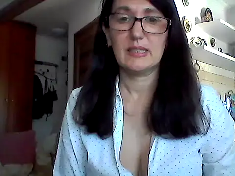 Snapshot of Elena48324 chatting on May 26, 7:15 am Elena48324 online show from May 26, 7:15 am