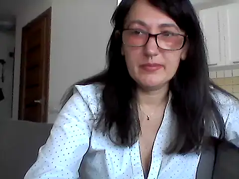 Snapshot of Elena48324 chatting on May 31, 7:15 am Elena48324 online show from May 31, 7:15 am