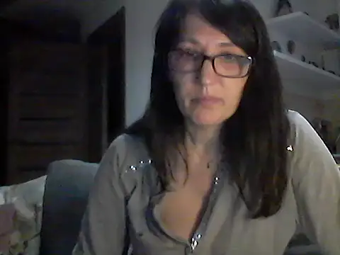 Snapshot of Elena48324 chatting on May 31, 6:09 pm Elena48324 online show from May 31, 6:09 pm
