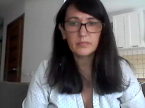 Snapshot of Elena48324 chatting on June 20, 8:39 am Elena48324 online show from June 20, 8:39 am