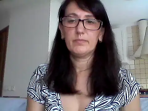 Snapshot of Elena48324 chatting on July 5, 10:11 am Elena48324 online show from July 5, 10:11 am