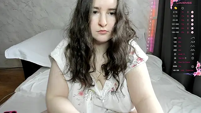 Snapshot of alice_allens chatting on February 26, 7:07 am alice allens online show from February 26, 7:07 am