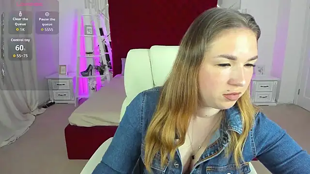 Snapshot of Sofii_darling chatting on June 1, 4:31 pm Sofii darling online show from June 1, 4:31 pm