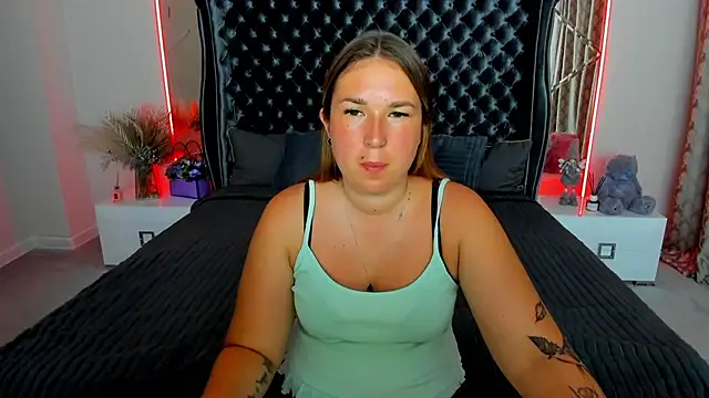 Snapshot of Sofii_darling chatting on July 6, 6:10 pm Sofii darling online show from July 6, 6:10 pm