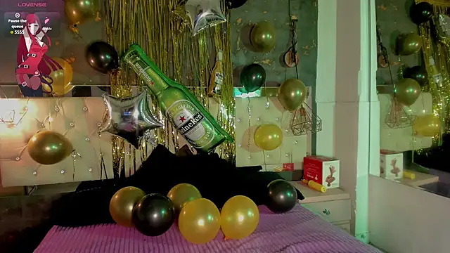 Viiolettlopez online show from October 4, 2:15 pm