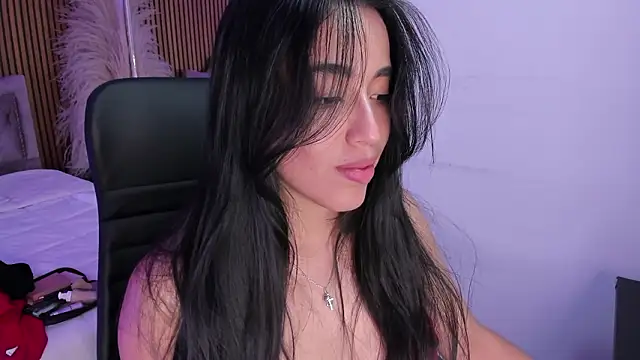 Starbutterflyy  online show from March 10, 5:12 am