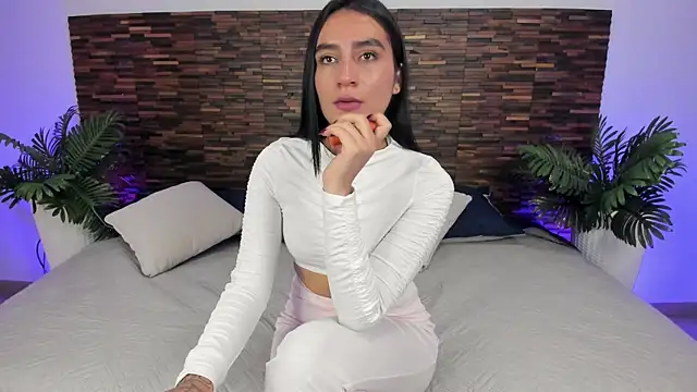 debra win online show from October 22, 4:02 am