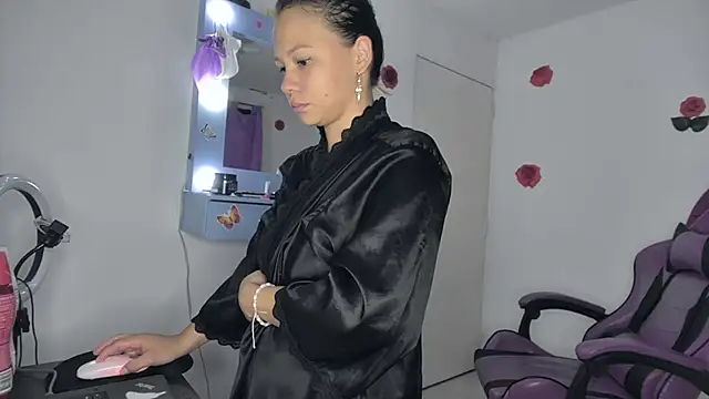 soffy rosses online show from May 3, 2:06 am