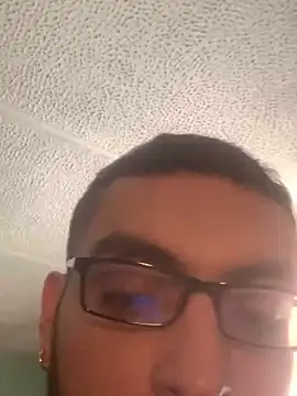 Snapshot of malek_xarx_ chatting on January 17, 4:54 pm malek xarx online show from January 17, 4:54 pm