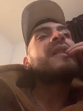 Snapshot of malek_xarx_ chatting on February 5, 3:55 am malek xarx online show from February 5, 3:55 am