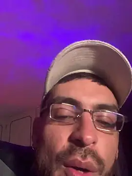 Snapshot of malek_xarx_ chatting on February 21, 2:23 am malek xarx online show from February 21, 2:23 am