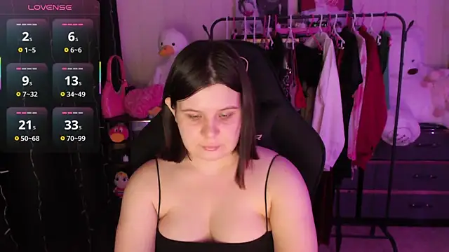 Snapshot of AmyVibess chatting on April 23, 8:11 pm AmyVibess online show from April 23, 8:11 pm