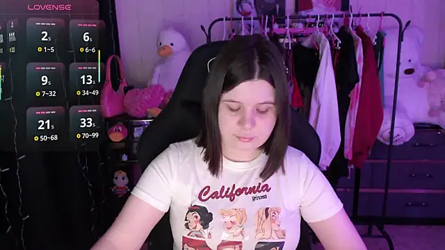 Snapshot of AmyVibess chatting on April 24, 6:10 pm AmyVibess online show from April 24, 6:10 pm