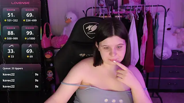 Snapshot of AmyVibess chatting on April 30, 8:57 pm AmyVibess online show from April 30, 8:57 pm