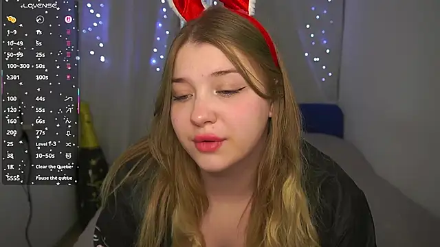 CuteSharloti online show from April 5, 5:32 pm