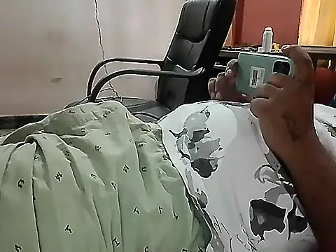 Snapshot of cardiovex7 chatting on October 17, 8:06 am cardiovex7 online show from October 17, 8:06 am