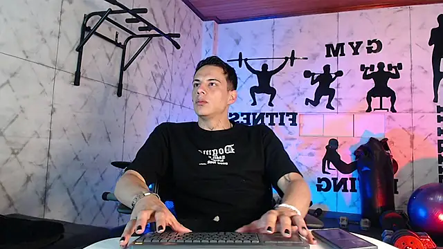 Snapshot of Dustin_Sonne chatting on June 30, 3:40 am Dustin Sonne online show from June 30, 3:40 am