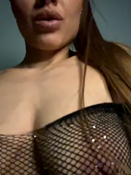 Snapshot of YourJolie chatting on October 21, 12:22 am YourJolie online show from October 21, 12:22 am