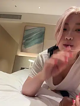 winter11 online show from March 8, 2:10 pm