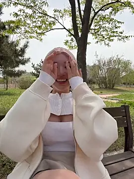 winter11 online show from April 22, 4:04 am