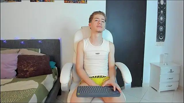 ThiagooJames online show from February 13, 5:03 am