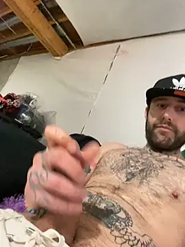 Snapshot of hue-g-rection chatting on March 3, 12:33 pm hue-g-rection online show from March 3, 12:33 pm